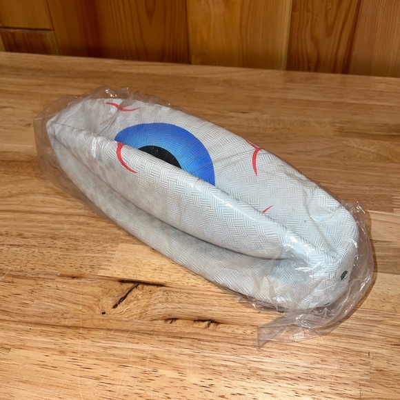 NEW Astro World 2021 Official Merch Travis Scott Inflatable Eyeball Dodgeball - Picture 7 of 8